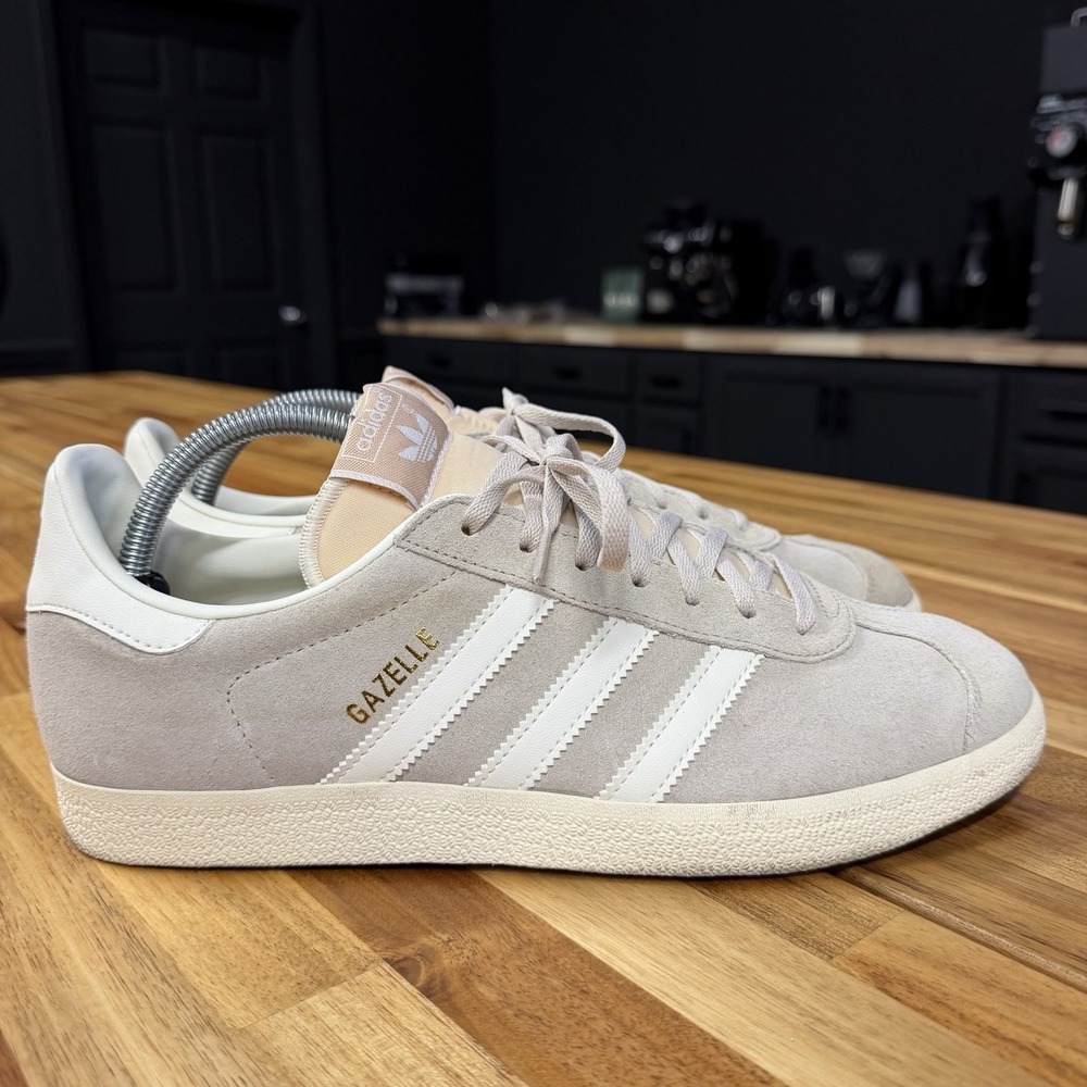 Adidas Gazelle Men's Size 10 Lifestyle Shoes, Wonder Beige / Off White